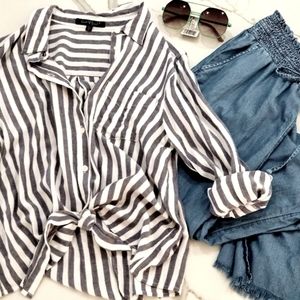 🌴Beachy Stripe Tie Shirt